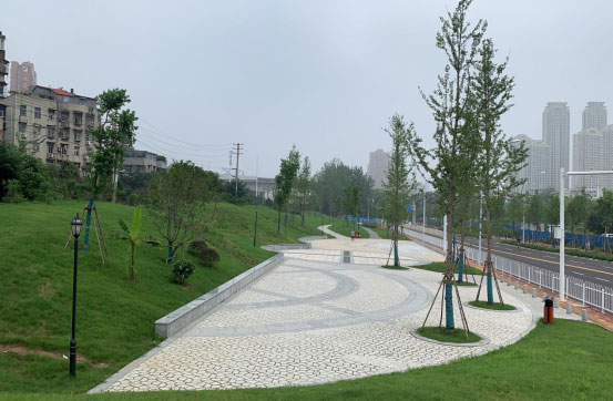 穿城铁路（小黄鹤楼游园）沿线整治工程